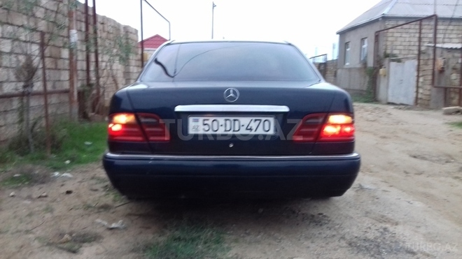 Mercedes E 240 1999, 190,000 km - 2.4 l - Bakı