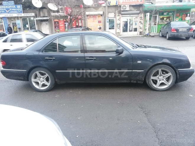 Mercedes E 240 1998, 252,000 km - 2.4 л - Bakı