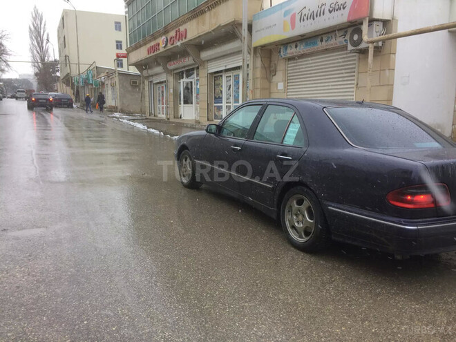 Mercedes E 220 2000, 247,000 km - 2.2 l - Xırdalan