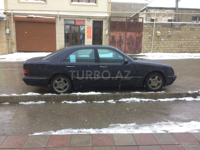 Mercedes E 220 2000, 247,000 km - 2.2 l - Xırdalan