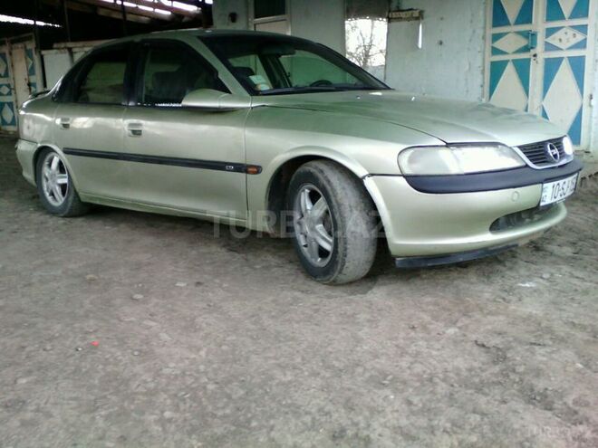 Opel Vectra 1995, 366,600 km - 2.0 l - Biləsuvar