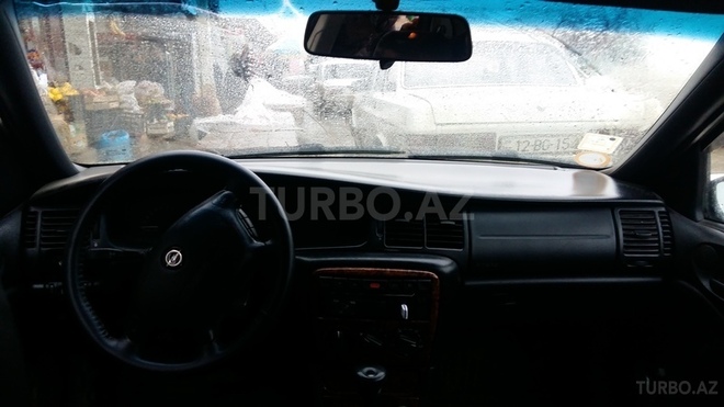 Opel Vectra 1995, 366,600 km - 2.0 l - Biləsuvar