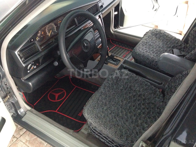 Mercedes 190 1993, 250,000 km - 2.3 л - Sumqayıt