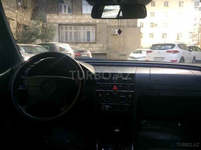 Mercedes C 240 1998, 220,000 km - 0.3 l - Bakı