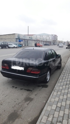 Mercedes E 220 2000, 299,998 km - 2.2 l - Bakı