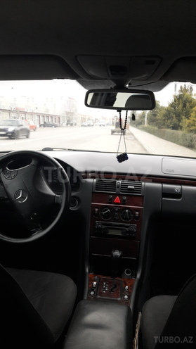 Mercedes E 220 2000, 299,998 km - 2.2 l - Bakı