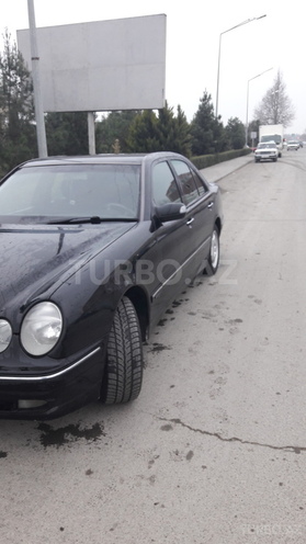 Mercedes E 220 2000, 299,998 km - 2.2 l - Bakı