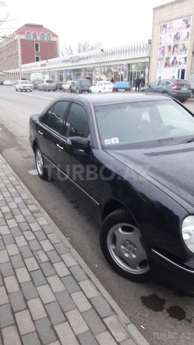 Mercedes E 220 2000, 299,998 km - 2.2 l - Bakı
