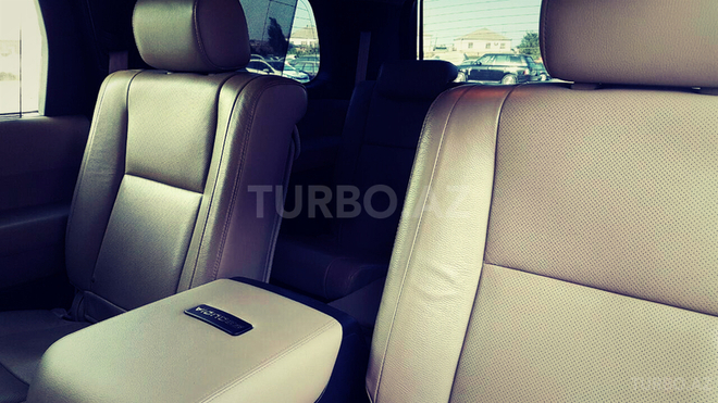 Toyota Sequoia 2009, 80,000 km - 5.7 l - Bakı