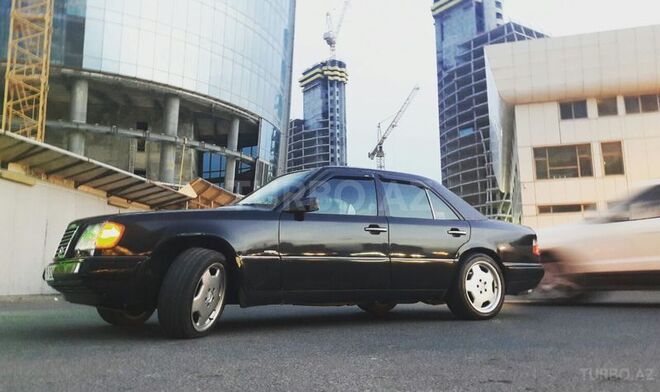 Mercedes E 320 1995, 321,000 km - 0.4 л - Bakı