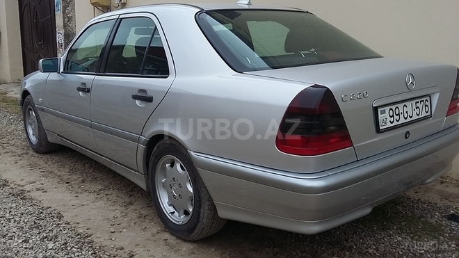 Mercedes C 220 1999, 190,000 km - 2.2 l - Sumqayıt