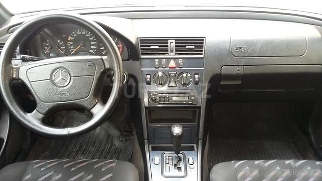 Mercedes C 220 1999, 190,000 km - 2.2 l - Sumqayıt