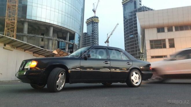 Mercedes E 320 1995, 321,000 km - 0.4 л - Bakı