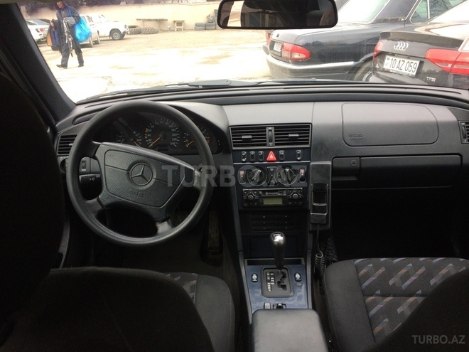 Mercedes C 200 1998, 145,000 km - 2.0 l - Bakı