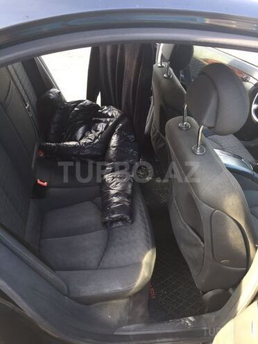 Mercedes E 220 2002, 3,500 km - 2.2 l - Yevlax