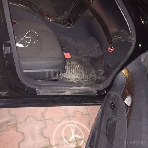 Mercedes E 220 2002, 3,500 km - 2.2 l - Yevlax