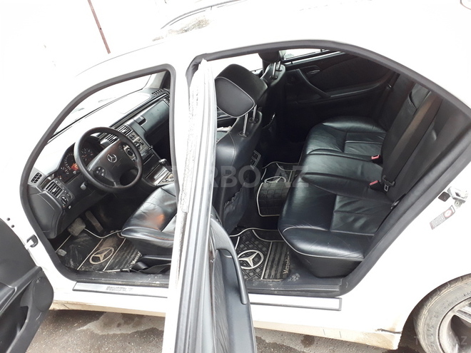Mercedes E 220 2001, 345,500 km - 2.2 l - Bakı