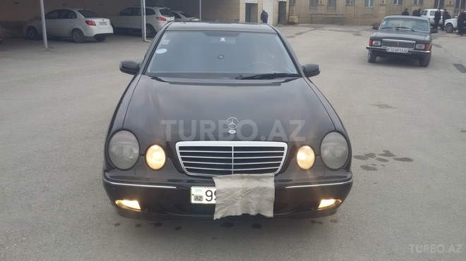 Mercedes E 220 2001, 306,000 km - 2.2 l - Bakı