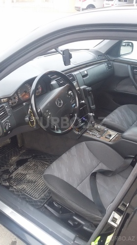 Mercedes E 220 2001, 306,000 km - 2.2 l - Bakı