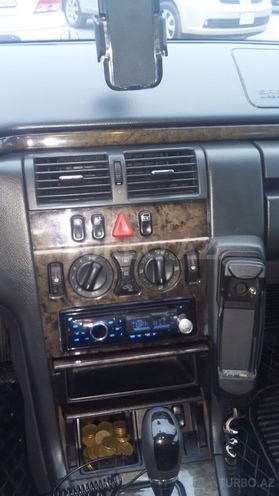 Mercedes E 220 2001, 306,000 km - 2.2 l - Bakı