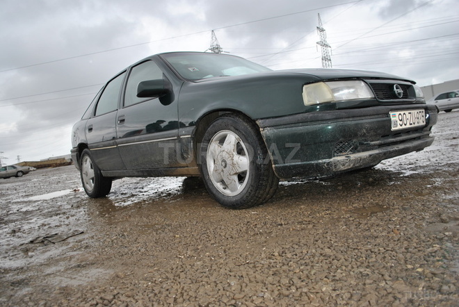 Opel Vectra 1995, 150,000 km - 2.0 l - Sumqayıt