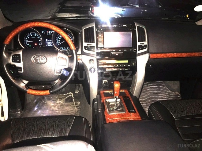 Toyota Land Cruiser 2013, 39,900 km - 4.0 l - Bakı