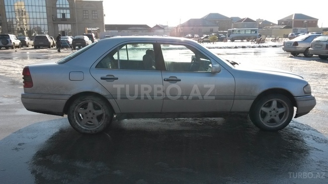 Mercedes C 220 1995, 263,000 km - 2.2 l - Sumqayıt
