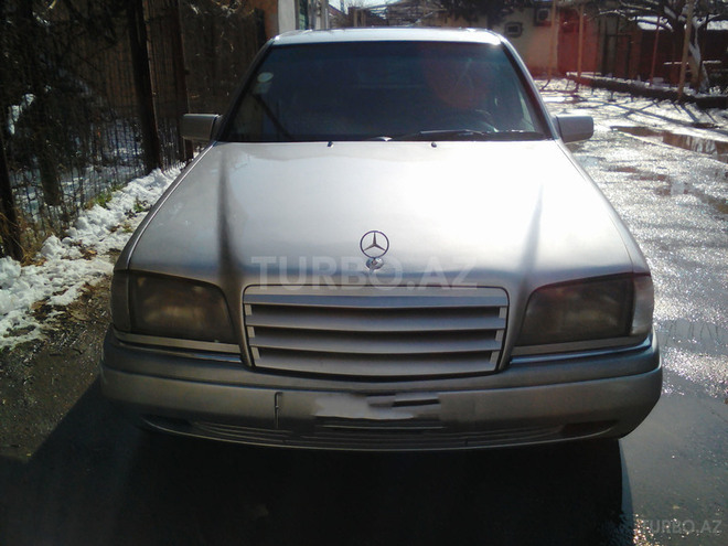 Mercedes C 220 1997, 135,000 km - 2.2 l - Bakı