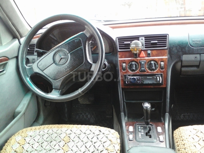 Mercedes C 220 1997, 135,000 km - 2.2 l - Bakı
