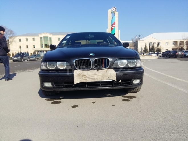 BMW 523 1997, 299,443 km - 2.5 l - Sumqayıt