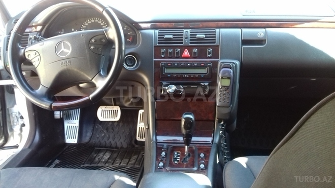 Mercedes E 220 2001, 308,800 km - 2.2 л - Bakı
