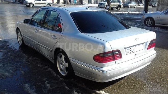 Mercedes E 220 2001, 308,800 km - 2.2 л - Bakı