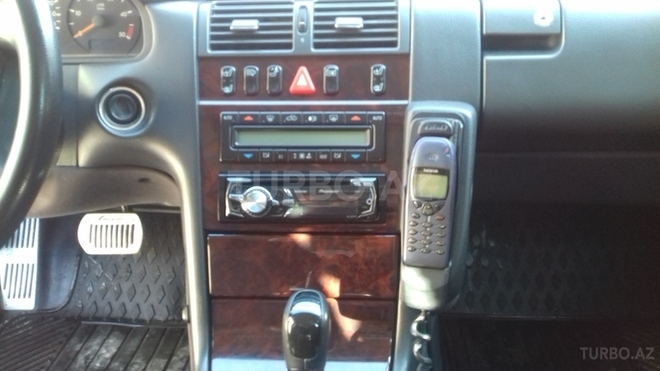 Mercedes E 220 2001, 308,800 km - 2.2 л - Bakı