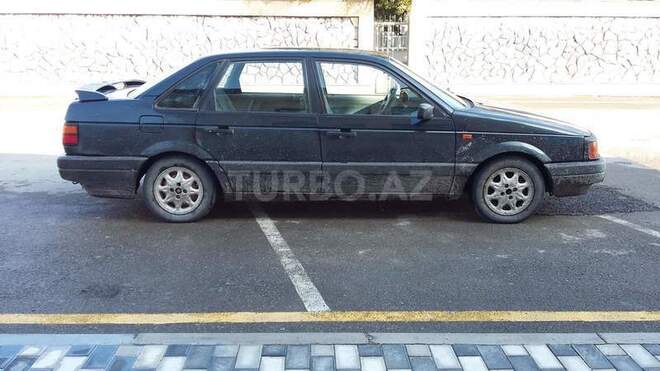 Volkswagen Passat 1992, 325,108 km - 1.8 l - Ucar