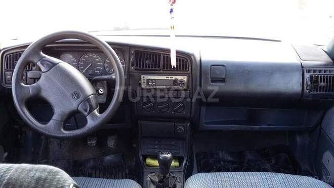 Volkswagen Passat 1992, 325,108 km - 1.8 l - Ucar