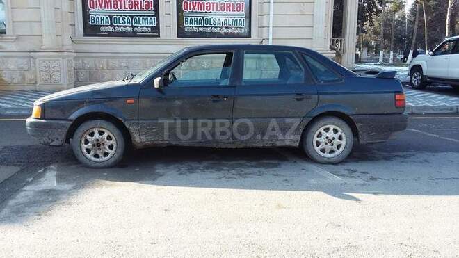 Volkswagen Passat 1992, 325,108 km - 1.8 l - Ucar