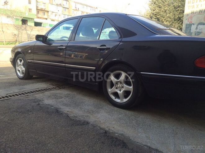 Mercedes E 220 1999, 262,000 km - 2.2 л - Bakı