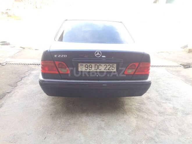 Mercedes E 220 1999, 262,000 km - 2.2 л - Bakı