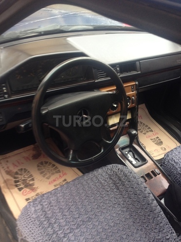 Mercedes E 200 1987, 190,000 km - 2.0 л - Bakı