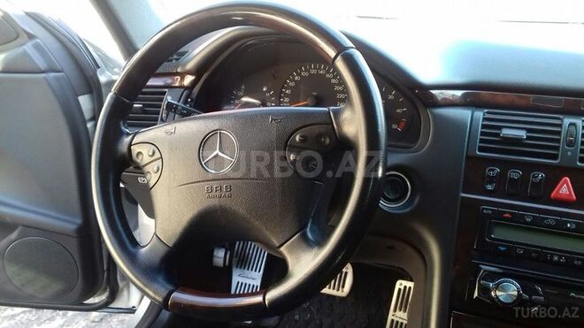 Mercedes E 220 2001, 308,856 km - 2.2 л - Bakı