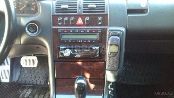 Mercedes E 220 2001, 308,856 km - 2.2 л - Bakı