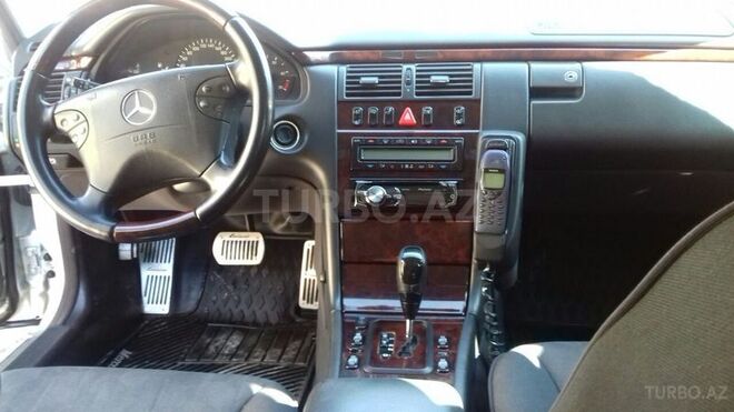 Mercedes E 220 2001, 308,856 km - 2.2 л - Bakı
