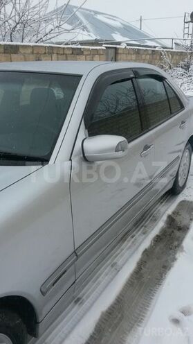 Mercedes E 220 2001, 29,000 km - 0.2 л - İsmayıllı