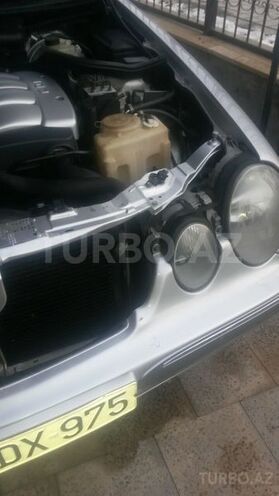 Mercedes E 220 2001, 29,000 km - 0.2 л - İsmayıllı