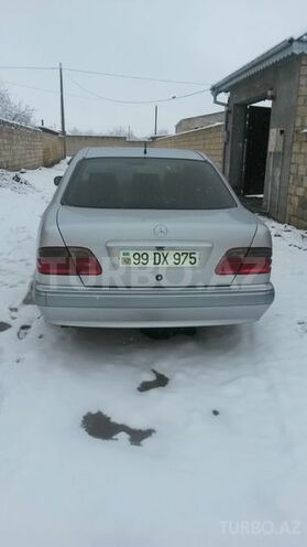 Mercedes E 220 2001, 29,000 km - 0.2 л - İsmayıllı