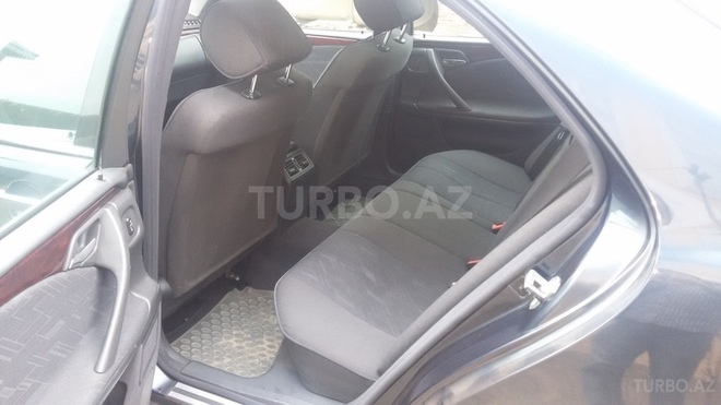 Mercedes E 220 1999, 282,000 km - 2.2 l - Masallı