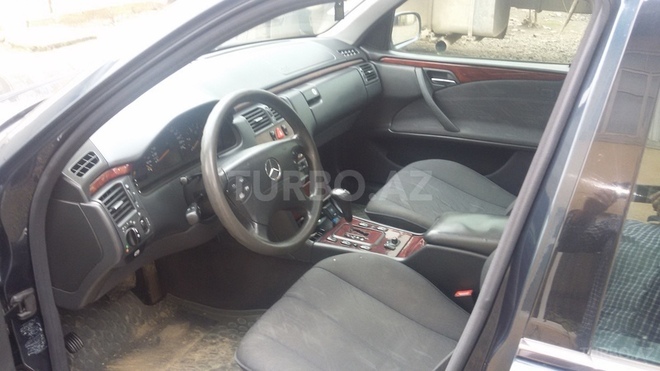 Mercedes E 220 1999, 282,000 km - 2.2 l - Masallı