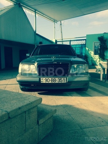 Mercedes E 220 1993, 290,000 km - 2.2 л - Ağsu