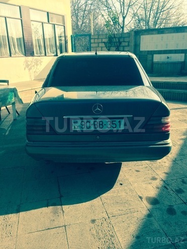 Mercedes E 220 1993, 290,000 km - 2.2 л - Ağsu