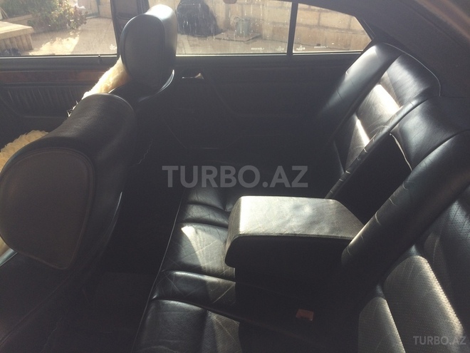 Mercedes E 220 1993, 290,000 km - 2.2 л - Ağsu